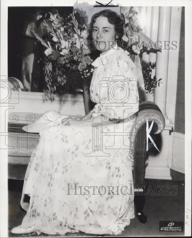 1936 Mrs. Alf Landon wife Kansas Governor - Historic Images