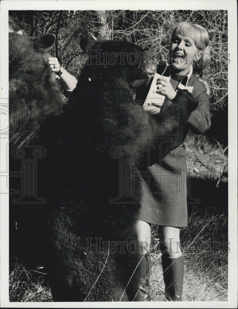 1971 Press Photo Debbie Reynolds Hosts Debbie Reynolds And The Sound Of Children - Historic Images