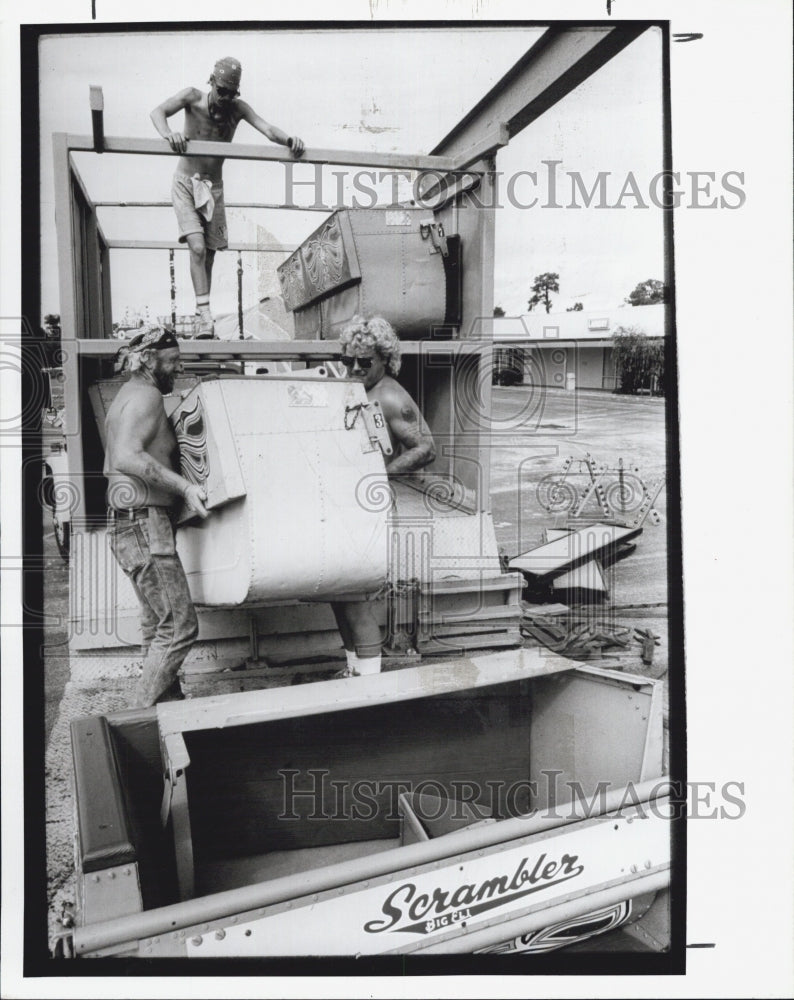 1991 Press Photo Ron Bush Tim Wade Scrambler Ride - Historic Images