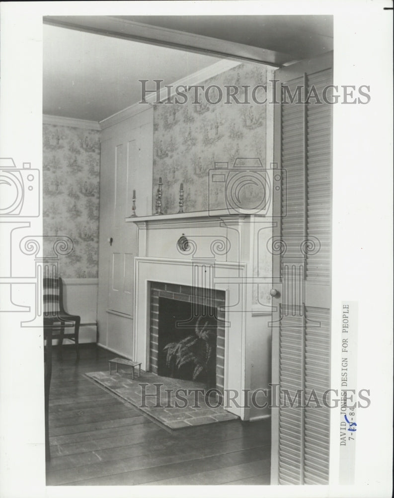 1984 Press Photo Fireplace Mantel Brass Candlesticks Living Room - Historic Images