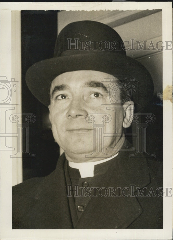 1944 Father Stanislaus Orlemanski - Historic Images