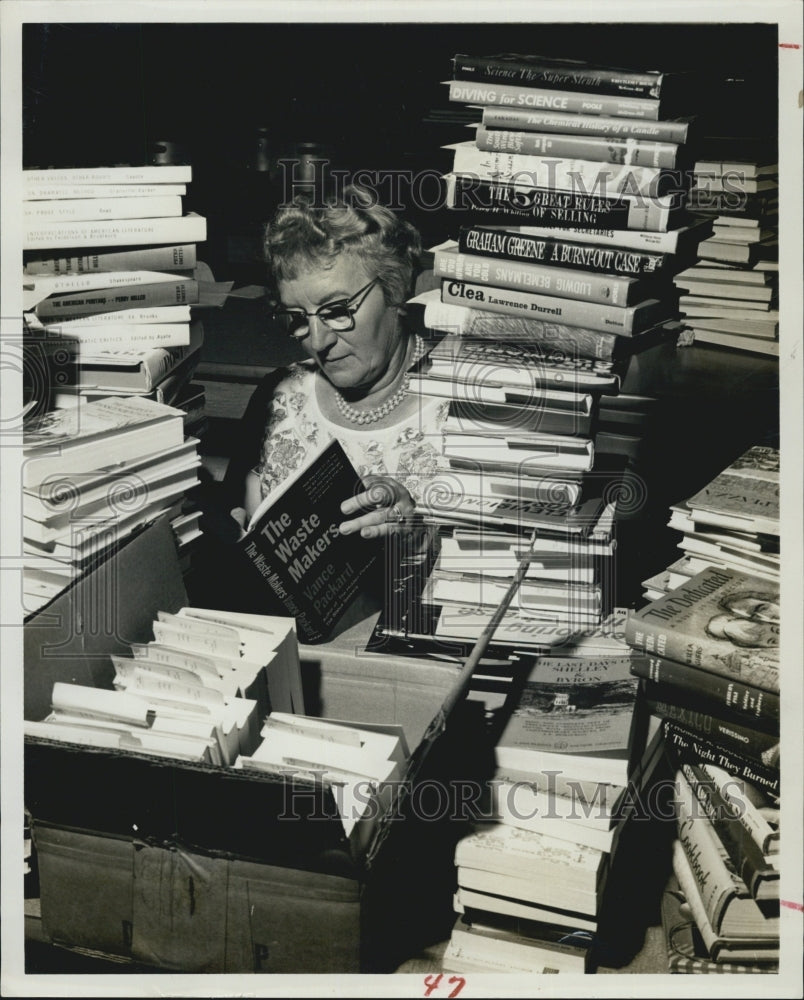 1961 Lilian Urschel Head Librarian At Dixie Hollins High School - Historic Images