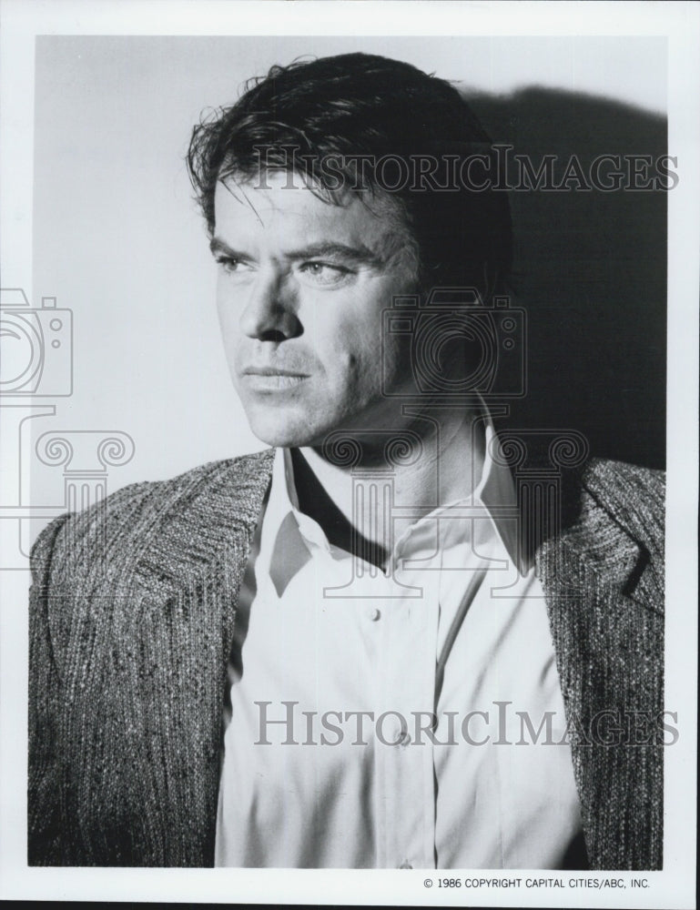 1986 Press Photo Robert Urich star in "Spenser for hire". - Historic Images