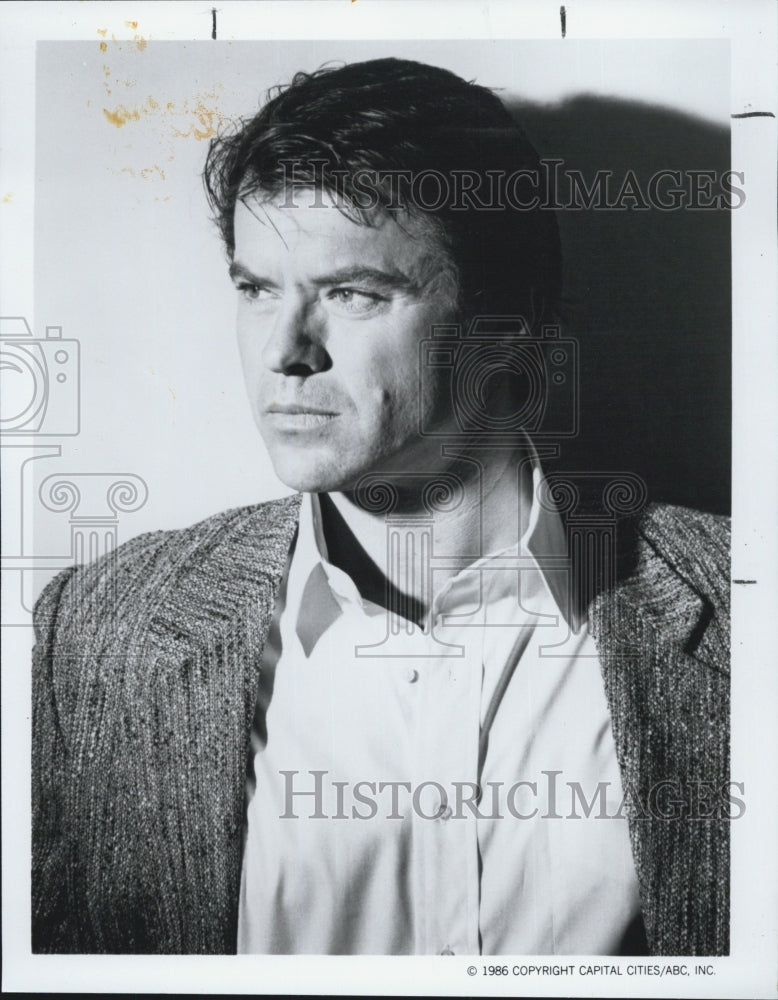 1986 Press Photo Robert Urich in "Spenser:for hire" - Historic Images