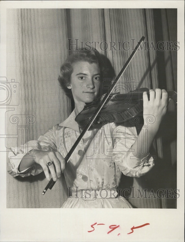 1960 Soloist Gail Halsey - Historic Images