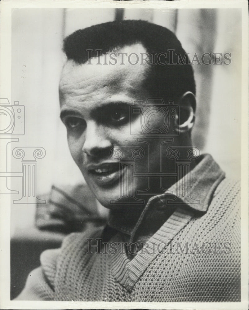 Press Photo Harry Belafonte Calypso And Folk Music Singer Performs At Americana - Historic Images