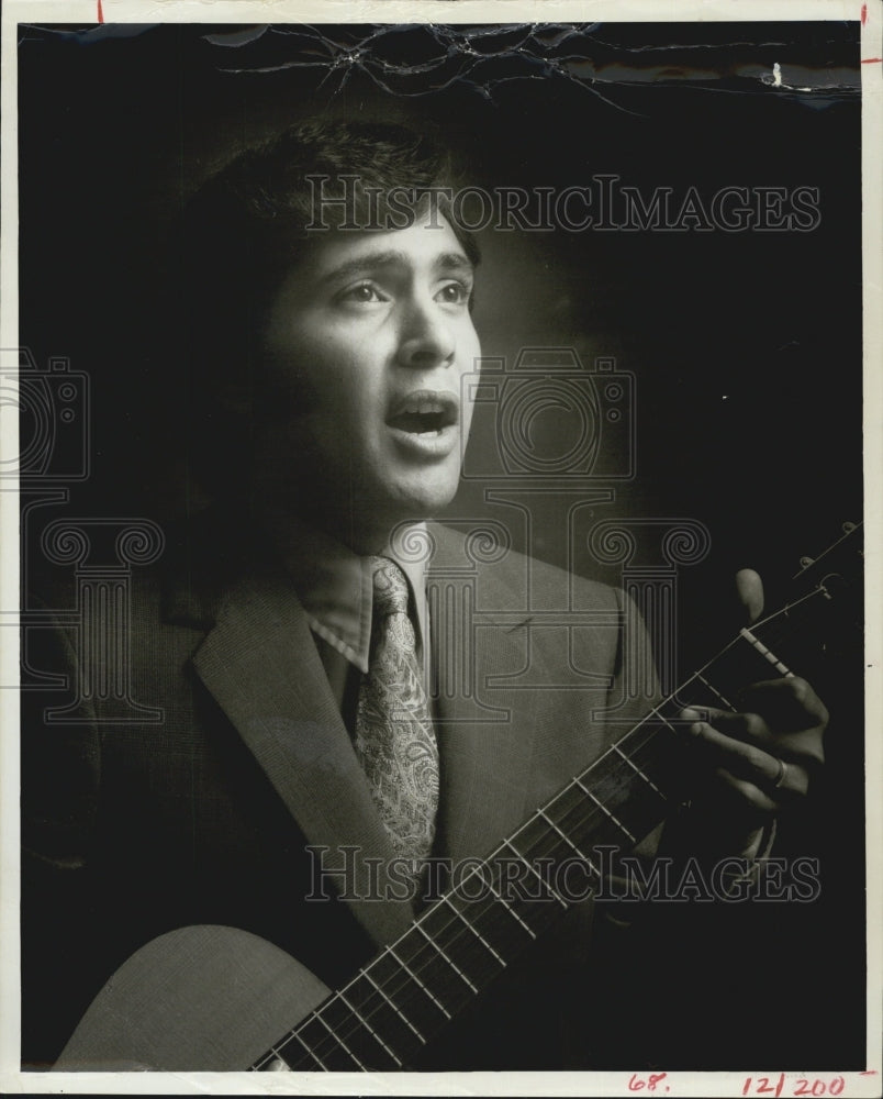 1970 Ernie Benet singer - Historic Images