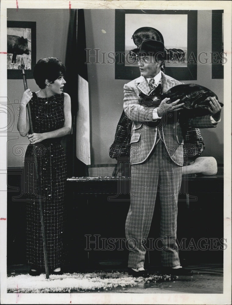 1966 Polly Bergen and Red Skelton in &quot;The Red Skelton Hour&quot; - Historic Images