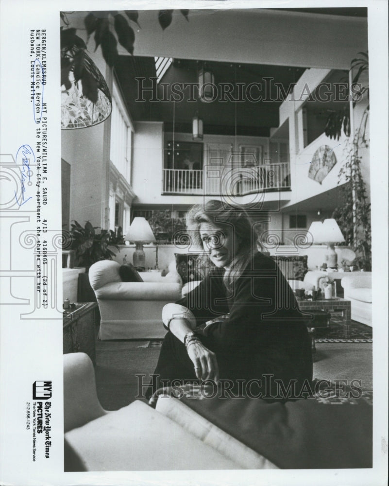 1984 Press Photo Candice Bergen, actress at home - Historic Images