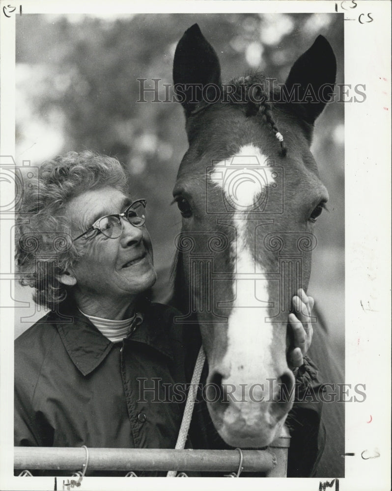 1981 Press Photo Vivian Beecher - Historic Images