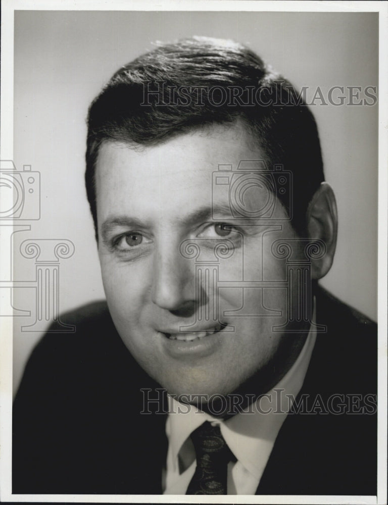 Press Photo Monty Hall in &quot;Let&#39;s Make a Deal&quot; - Historic Images