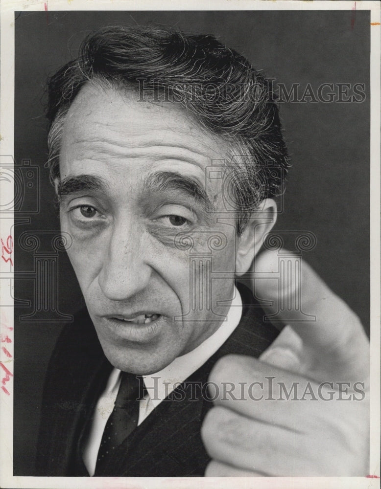 1970 Pat Paulsen "worn out" - Historic Images