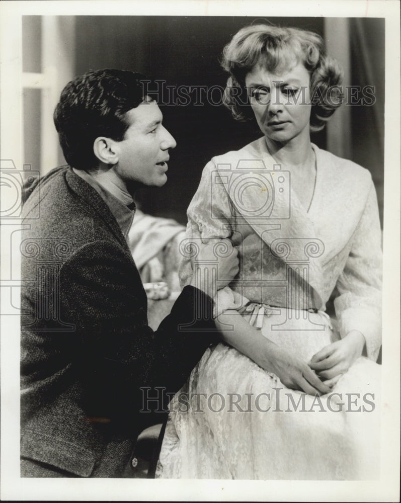 1963 Michael Tolan and barbara Baxley om The Single Woman" - Historic Images