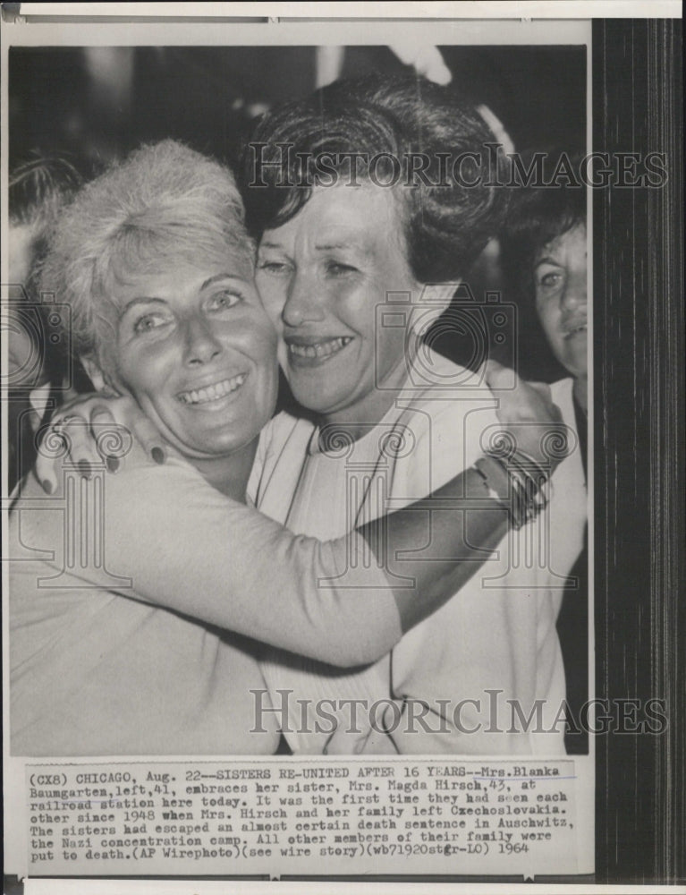 1964 Blanka and Magda Baugarten Sister reunited since after 1948. - Historic Images