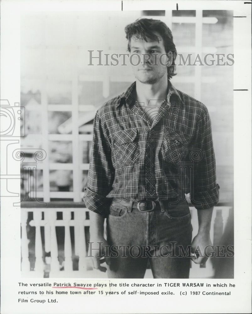 1988 Press Photo Actor Patrick Swayze stars in Tiger Warsaw. - Historic Images