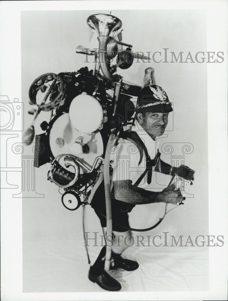 1974 Werner Hertzel in "David Frost Presents Guinnes Book of World - Historic Images