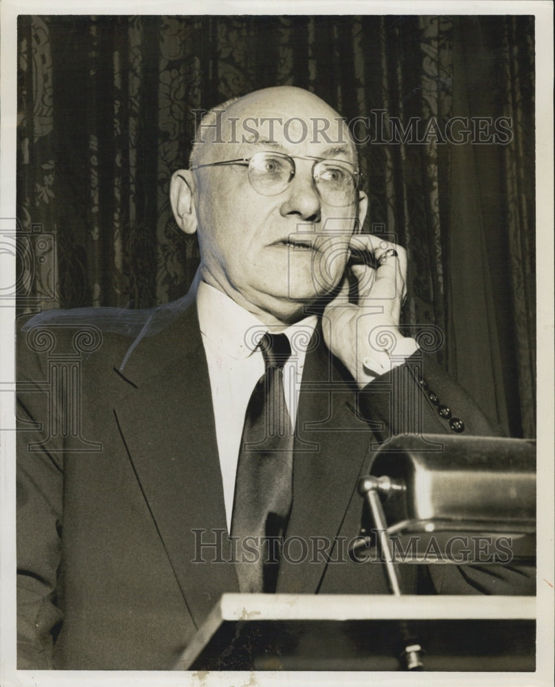 1955 Dr.Elmer Hess the man in the picture. - Historic Images