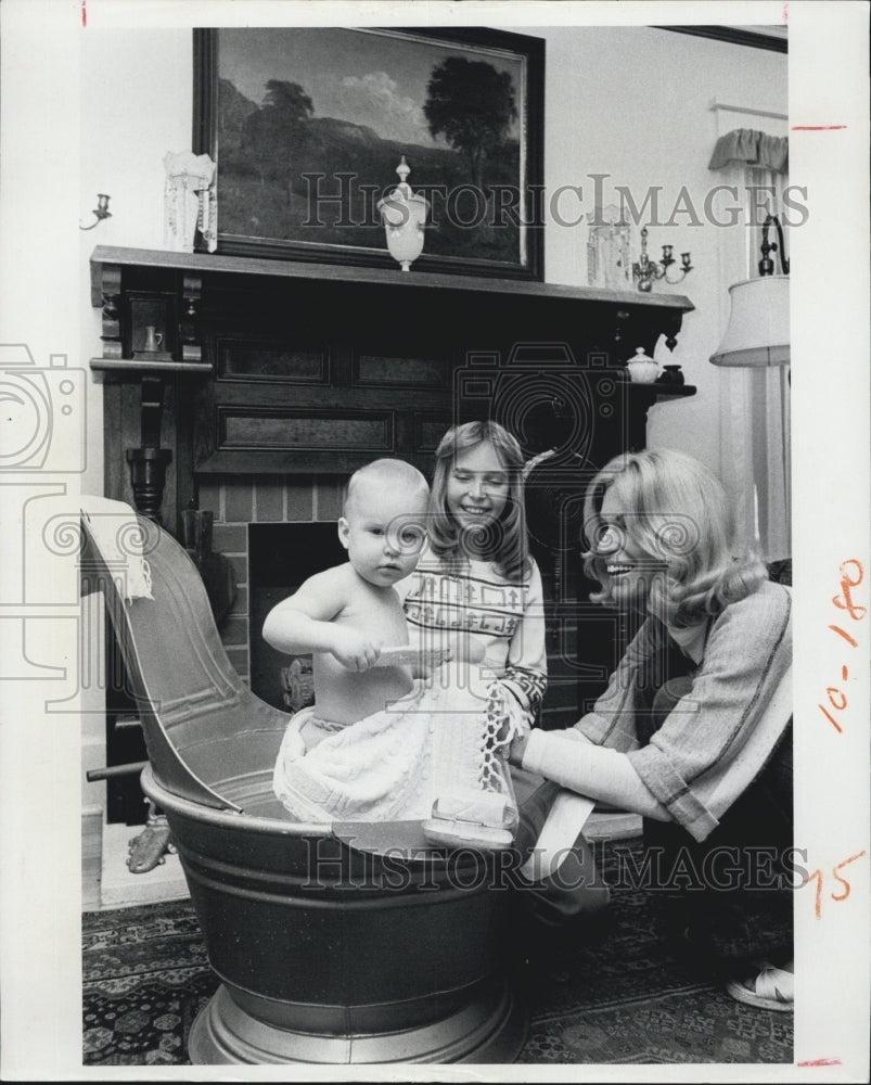 1976 Bathing tin at Grace Turner House in Haas Museum Complex - Historic Images