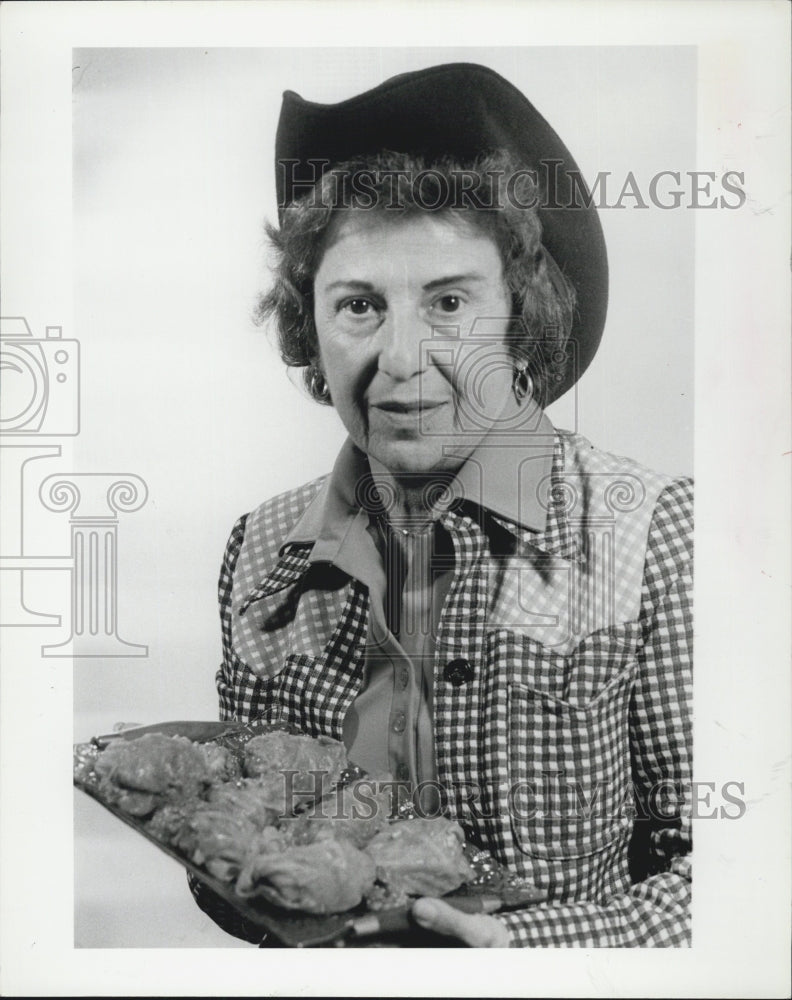 1981 Press Photo Hadash&#39;s Annual Bazaar,Kosher-style foods in a western setting - Historic Images