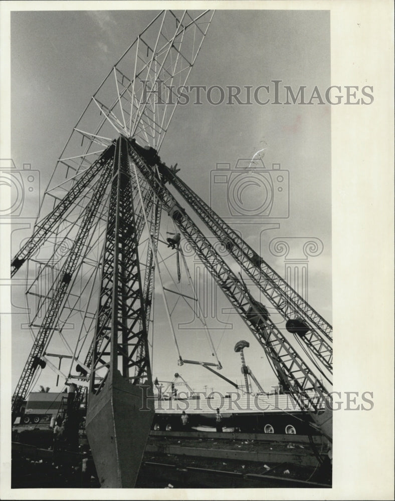 1991 Press Photo Dismantling ride at Florida State Fair - Historic Images