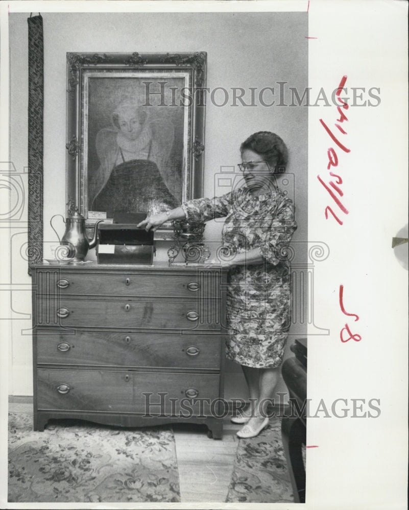 Press Photo Woman Dresser Box Painting Bedroom - Historic Images