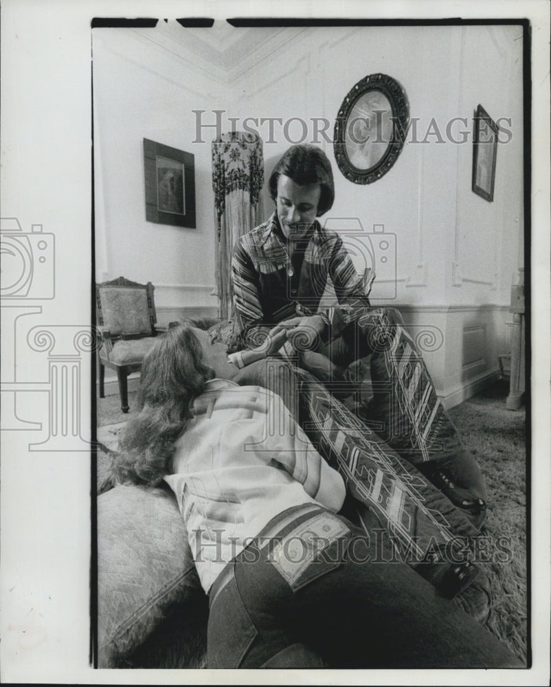 1978 Press Photo Fashion Michael Tony Ribbon Pants Shirt Jeans Denim - RSG77179 - Historic Images