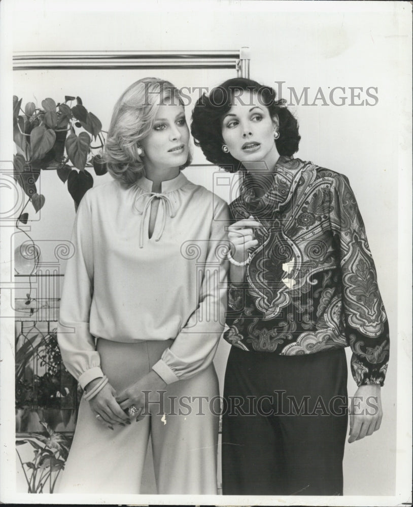 1977 Clothing from Ship'n Shore - Historic Images