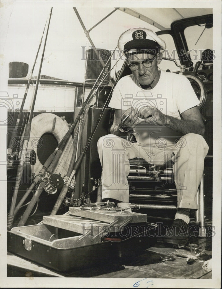 1954 Press Photo Capt Pat Sweeney - Historic Images