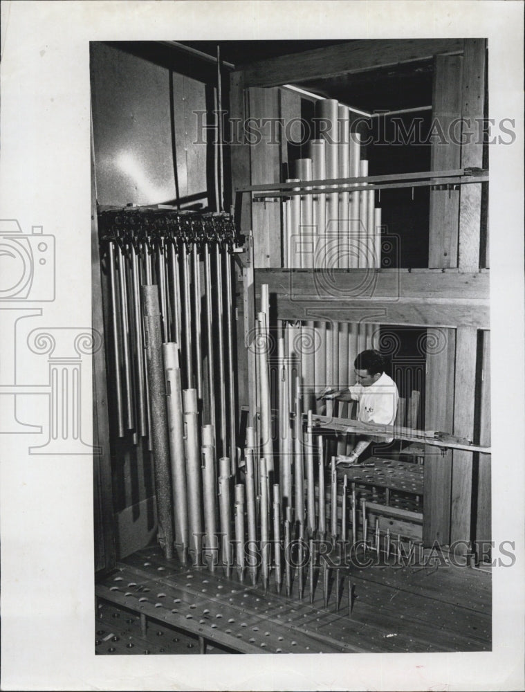 1961 Organ at St. Thomas Episcopal Church - Historic Images