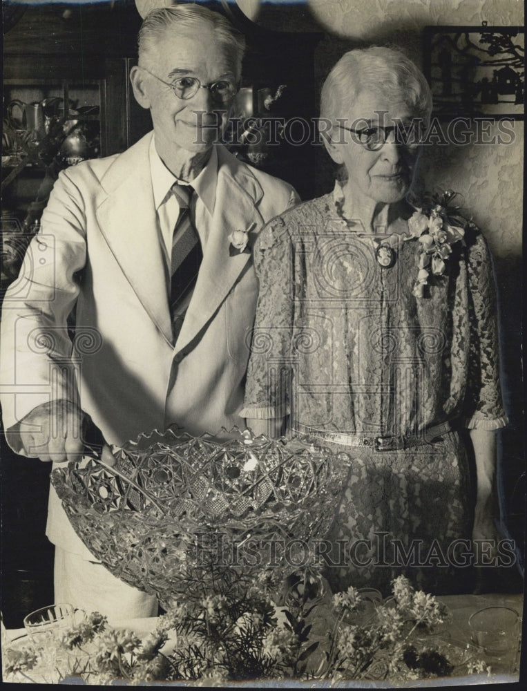 1942 Press Photo Rev. and Mrs. W.L. Swallen - Historic Images