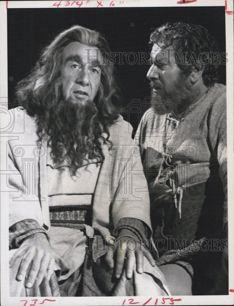 1971 Press Photo Actors Jose Ferrer Peter Ustinov in the TV Gideon - RSG77479 - Historic Images