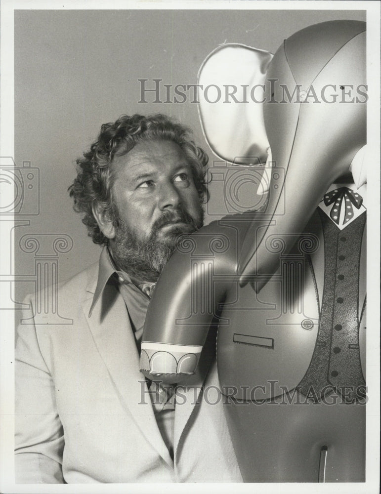 1971 Peter Ustinov in "Babar Comes to America" - Historic Images