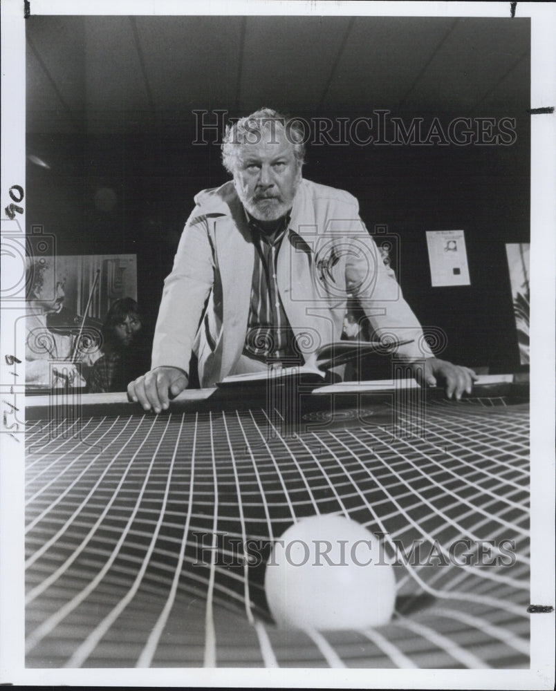 1979 Press Photo Peter Ustinov in &quot;Einsteins Universe&quot; - Historic Images