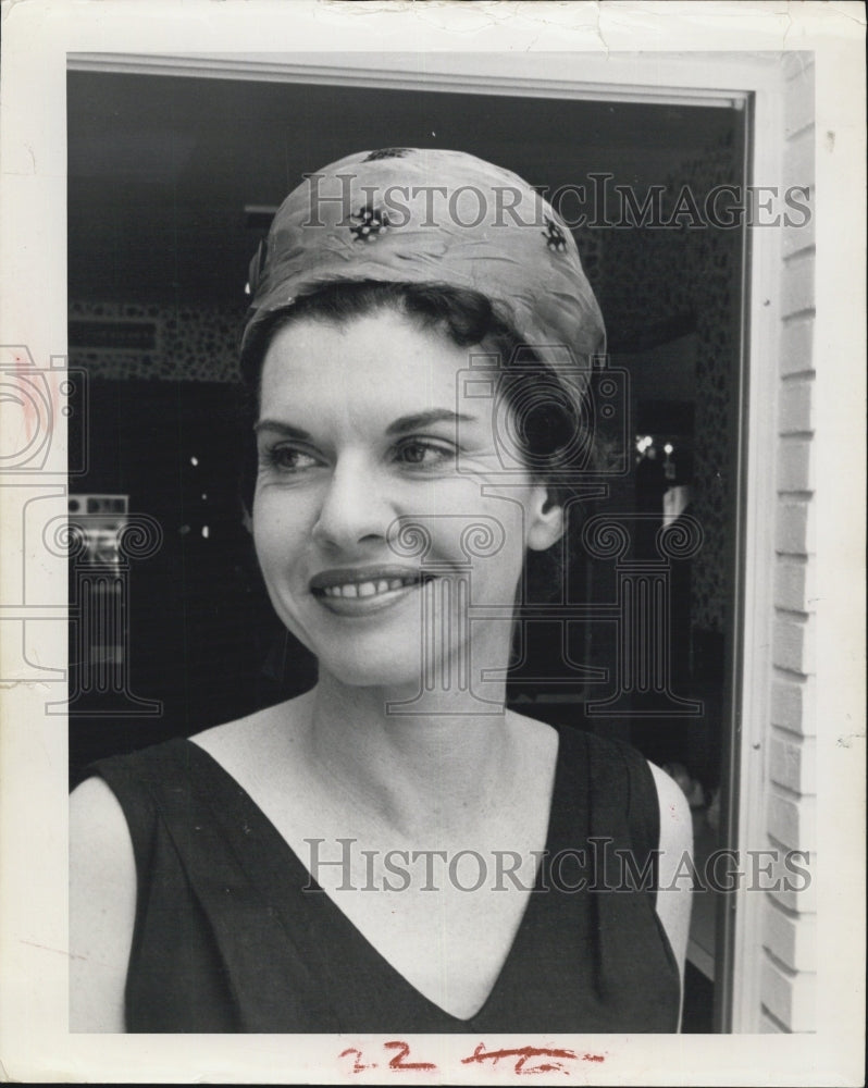 1963 Mrs. Charles Sweet - Historic Images