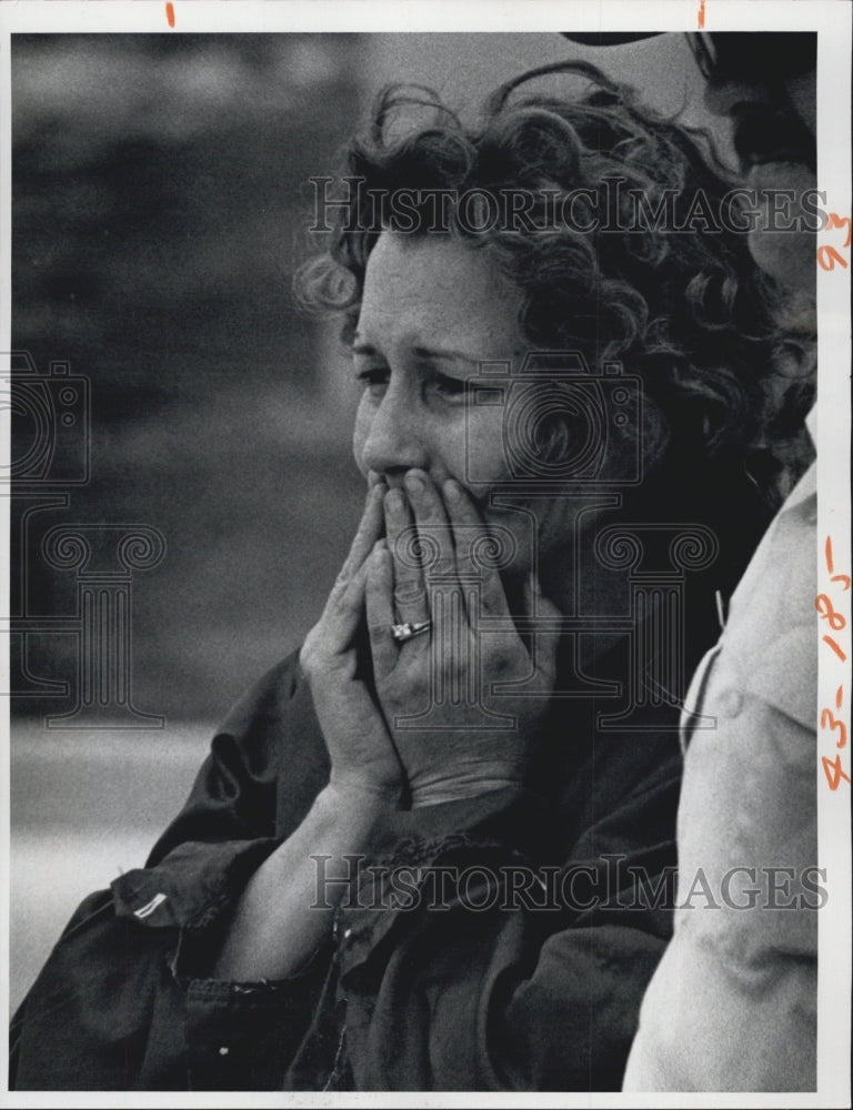 1976 Mrs. John Ratz Mourns Death Of Husband On Fishing Trip - Historic Images