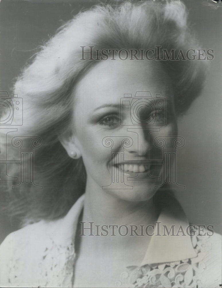 1977 Press Photo Linda Scott, new weatherwoman for WFLA channel 8 - RSG77991 - Historic Images