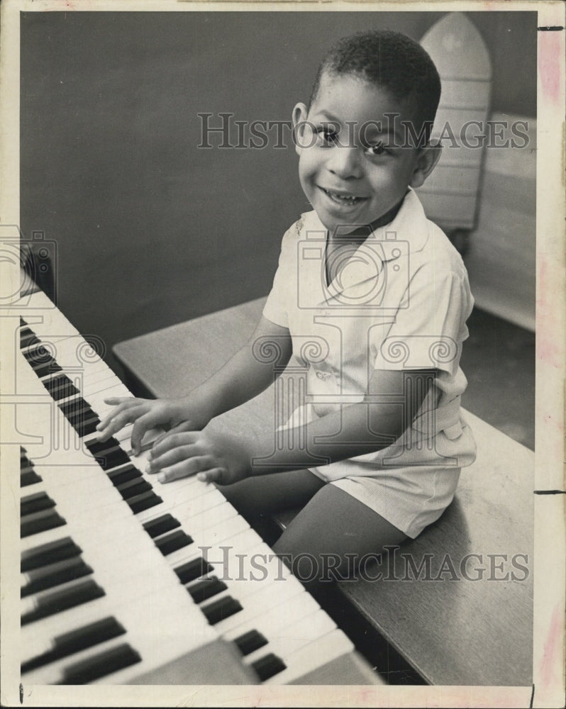 1966 Press Photo Randy Scott Piano prodigy. - RSG78023 - Historic Images