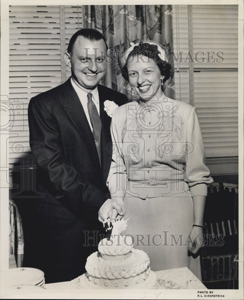 1954 Miss Margaret Alice Ross became the bride of Francis Kiernan - Historic Images