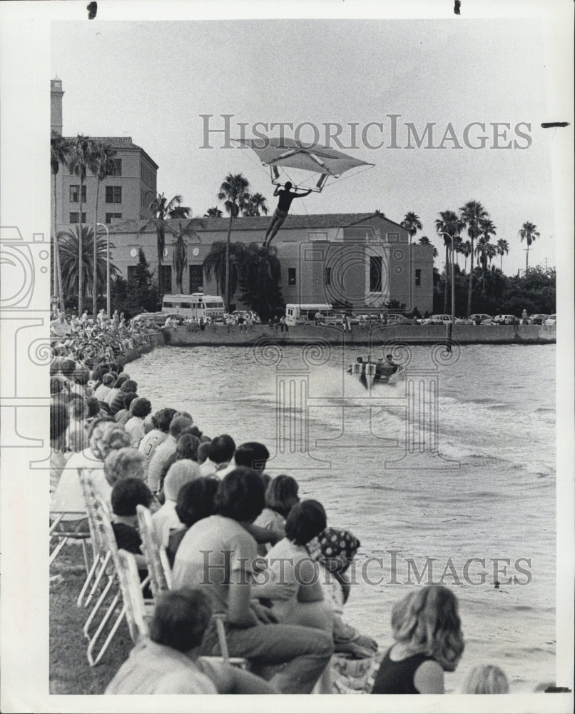 1977 Waterskiing/Kite Flying/ Parasailing. - Historic Images