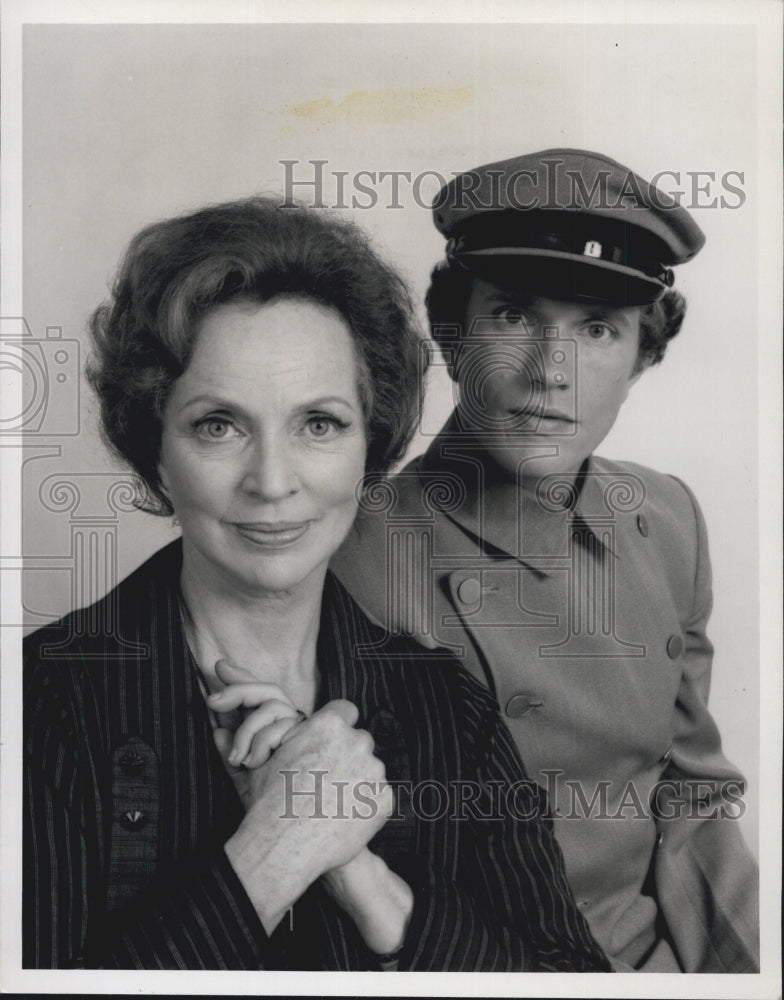 1975 Beatrice Straight and Paul Rudd in "Beacon Hall". - Historic Images