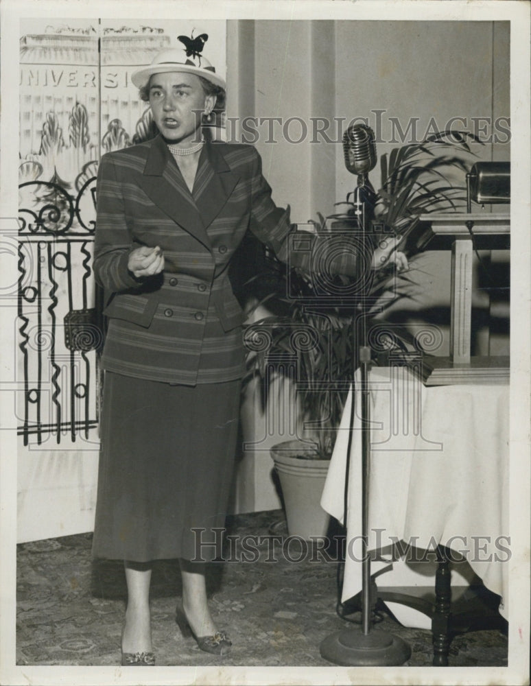 1951 Mrs. N. E. Stone Jr. - Historic Images
