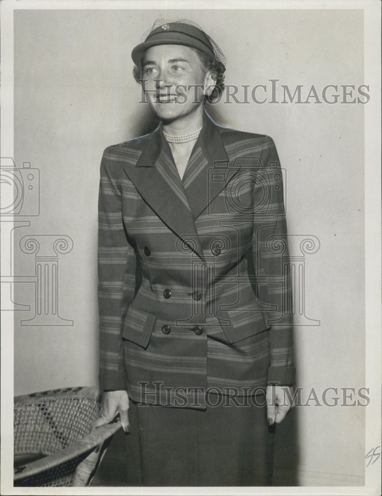 1954 Mrs. N. E. Stone Jr. - Historic Images