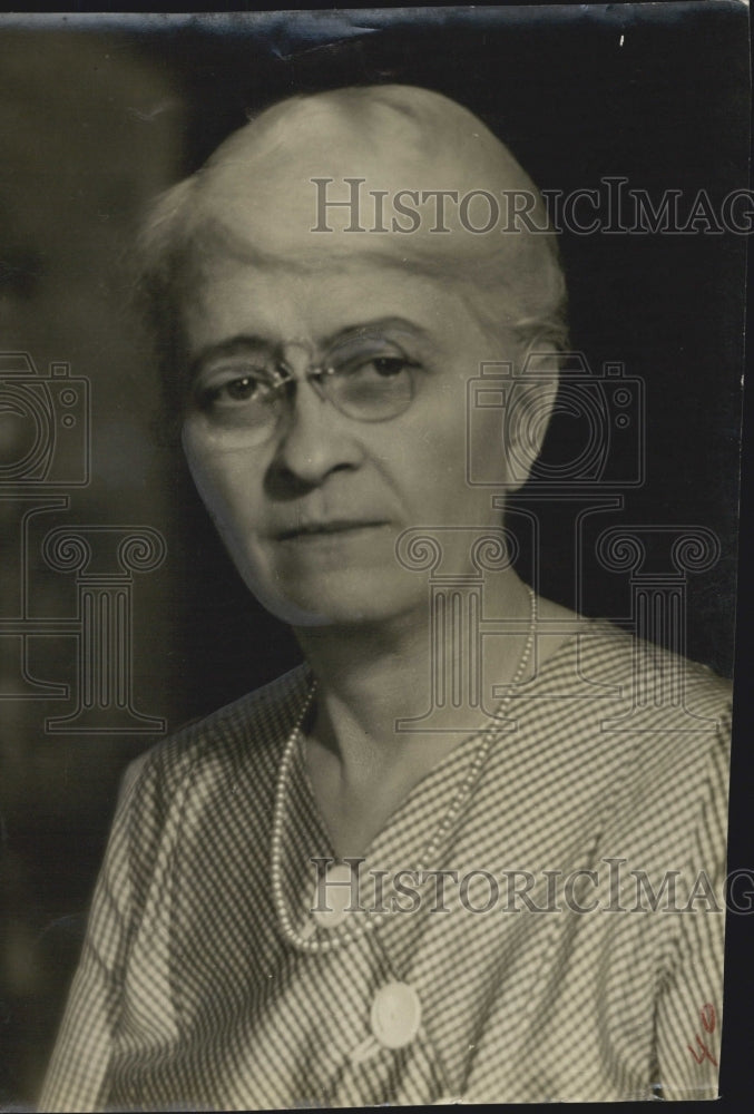 Press Photo Mrs Walter L. Wylie Woman Glasses Necklace - Historic Images