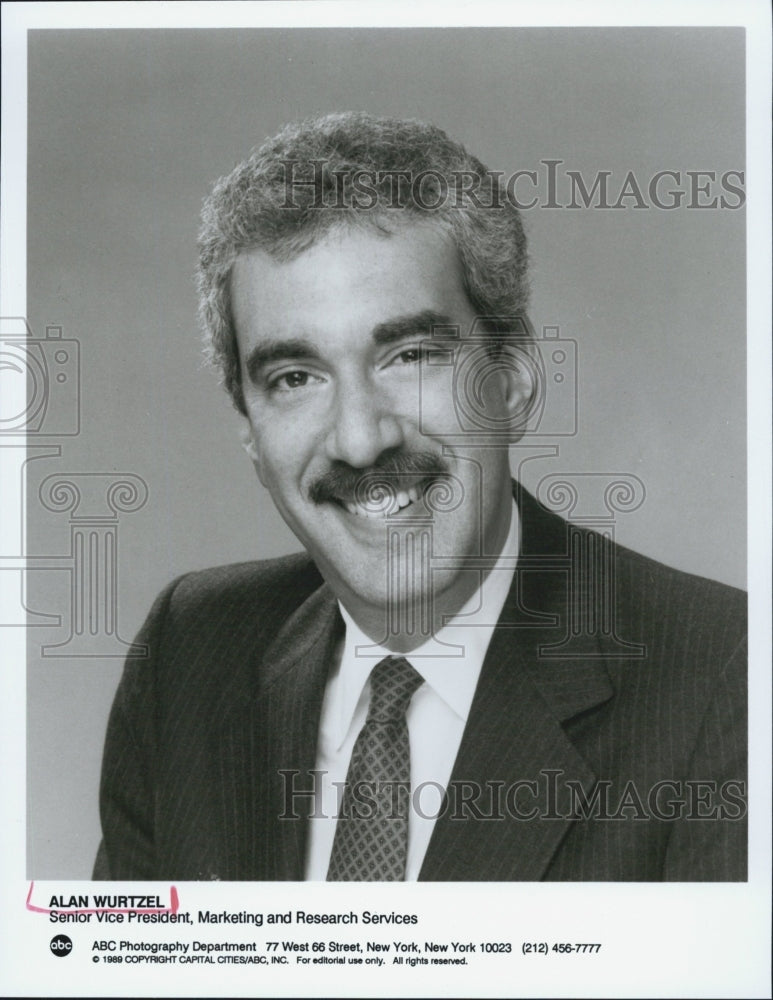 1989 Press Photo Alan Wurtzel, Senior Vice Pres. Marketing &amp; Research Services - Historic Images