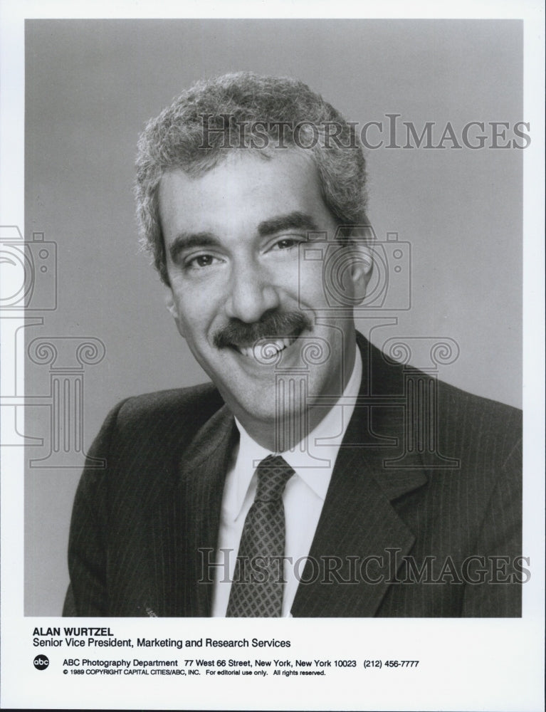 1989 Press Photo Alan Wurtzel the man in the picture. - Historic Images