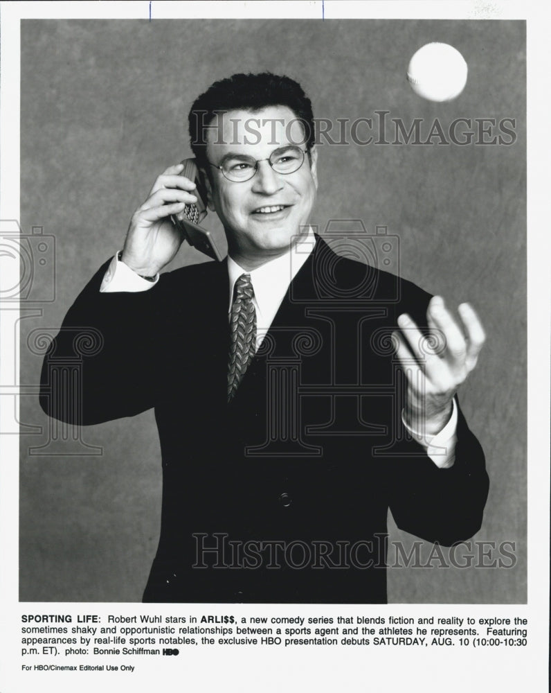 1996 Press Photo Robert Wuhl in "ARLI$$" - Historic Images
