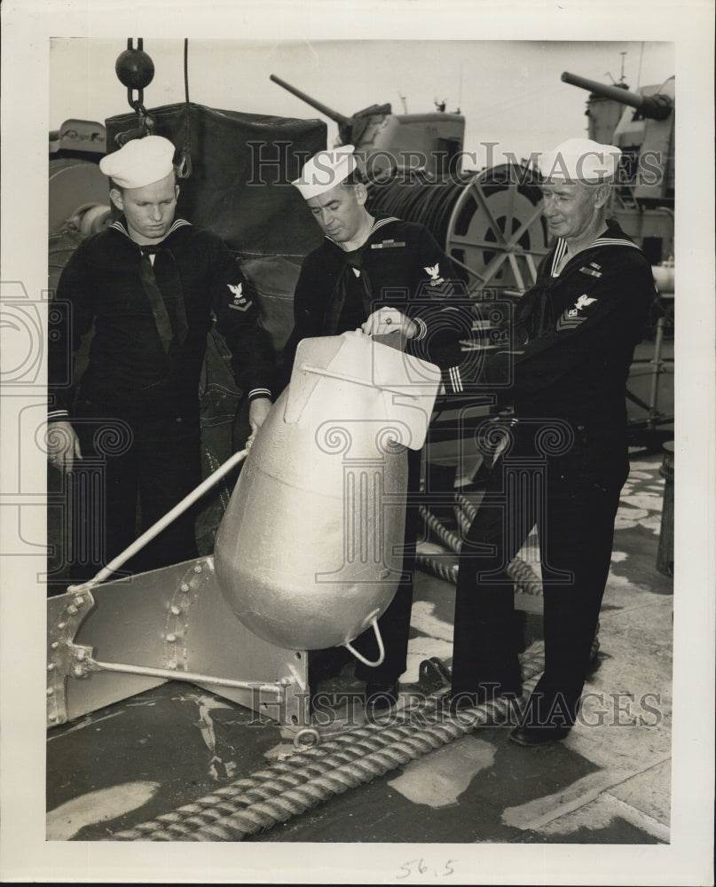 1949 Jerry O. Christmas, W.G. Wyatt & E.I Rehill with minesweeper - Historic Images