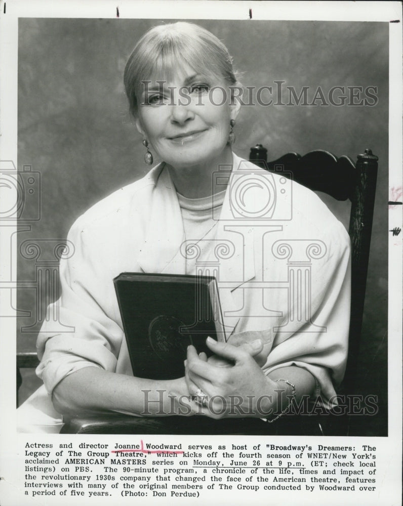 1990 Press Photo Actress Joanne Woodward hosts "Broadway Dreamers..." - Historic Images