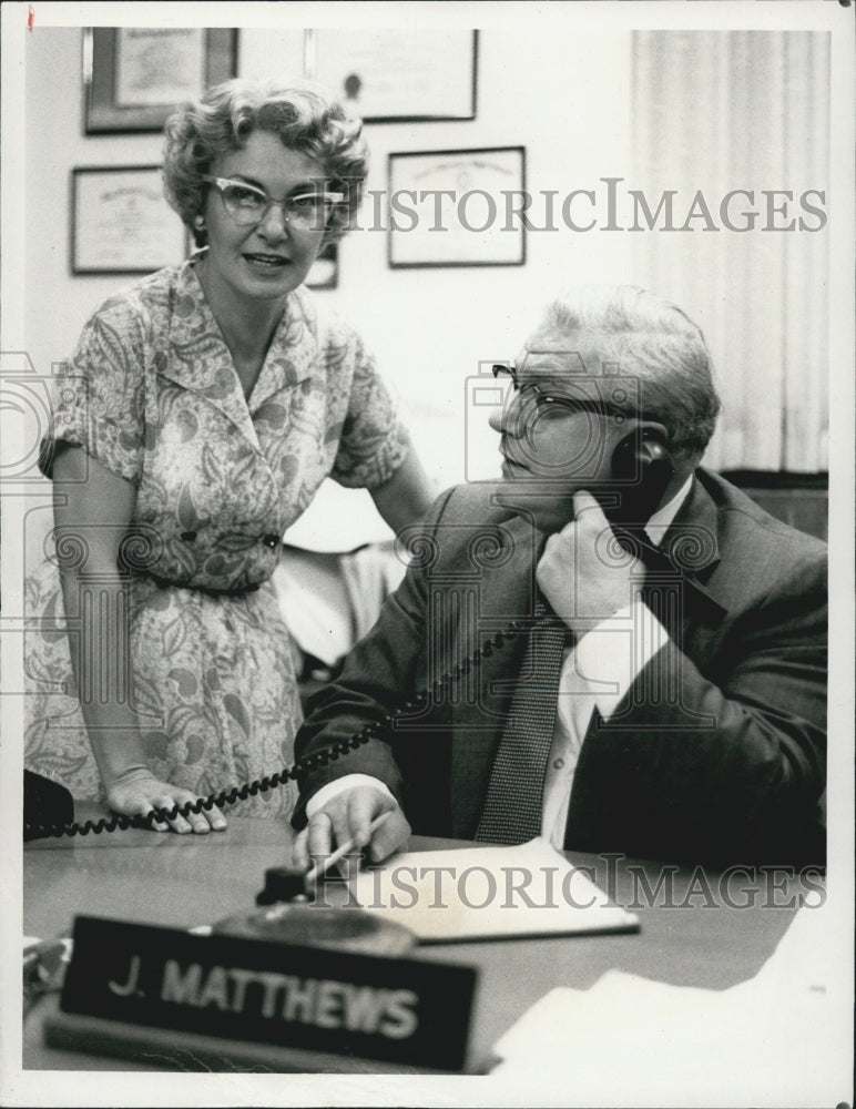 1981 Press Photo Actress Joanne Woodward and Actor Charles During. - Historic Images