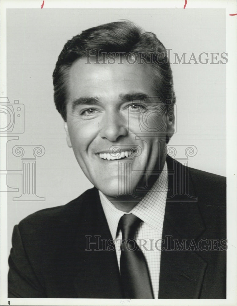 1984 Press Photo Chuck Woolery host of "Scrabble" - Historic Images